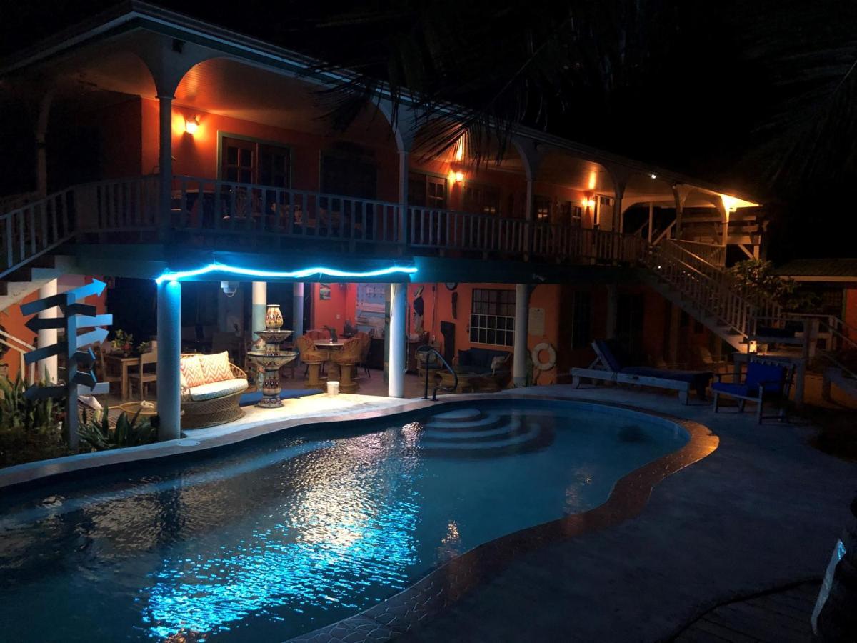 Coral Cove Inn Maya Beach Esterno foto